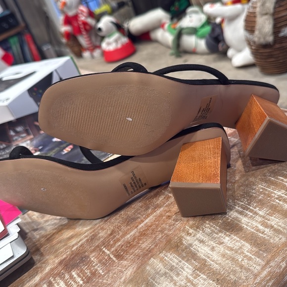 Steve Madden strap slides - Picture 2 of 3